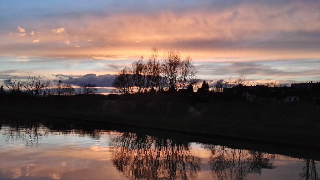Bateau Entre Lille Et Paris Bed & Breakfast Thourotte ภายนอก รูปภาพ